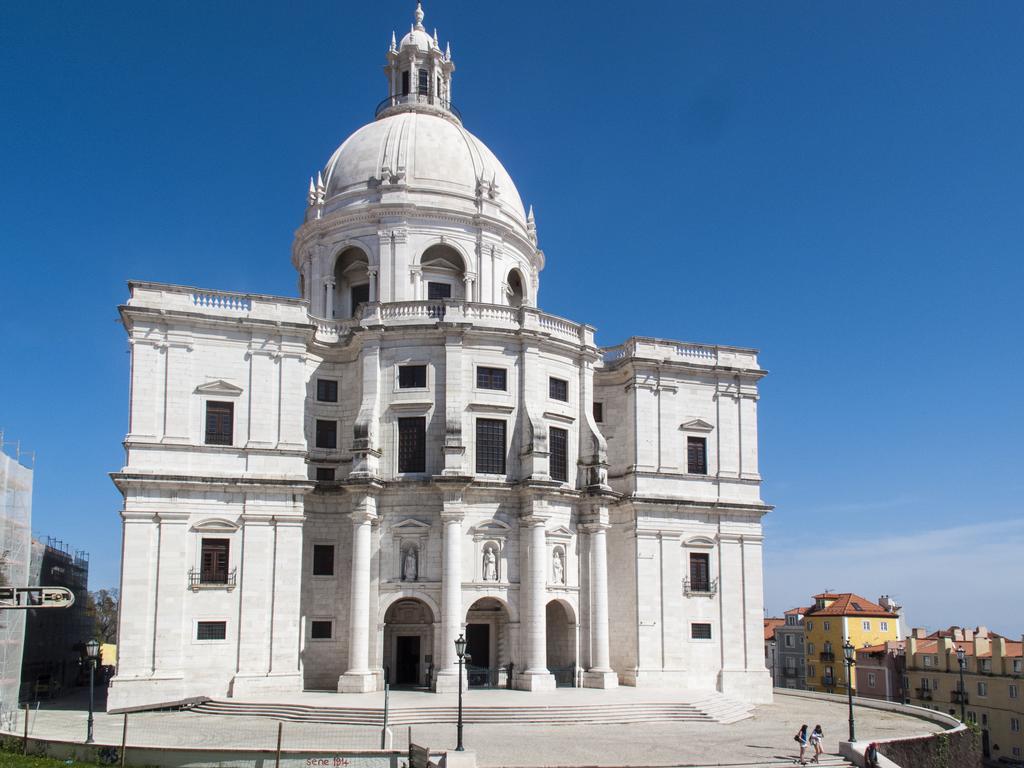 Local In Alfama! Deolinda Home, Amazing View Holiday home Lisbon